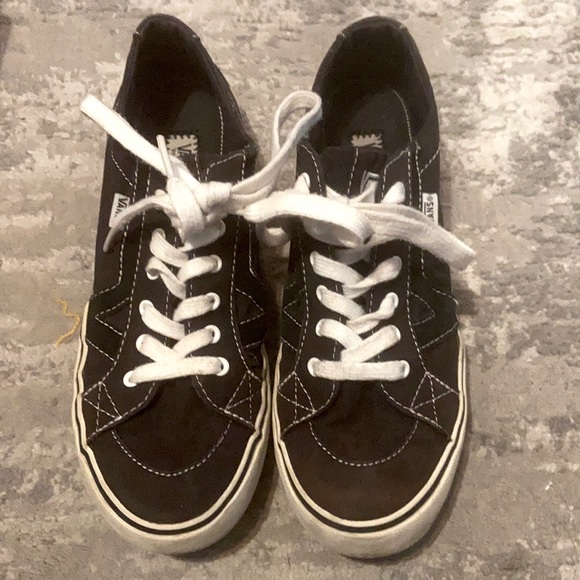 Vans - Picture 1 of 3